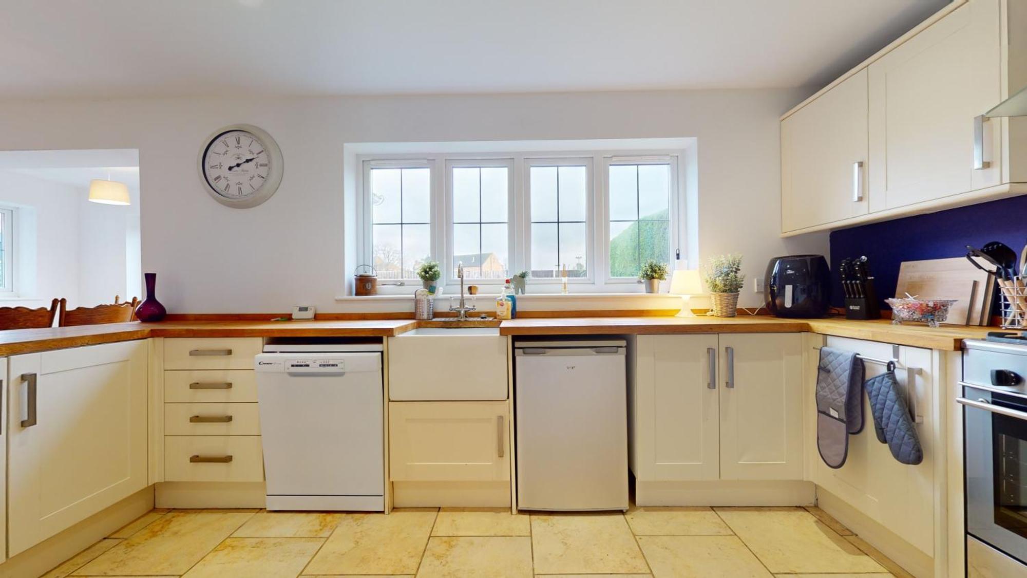 8 Double Beds In A 5 Bedroom House, Pets Welcome Epworth エクステリア 写真