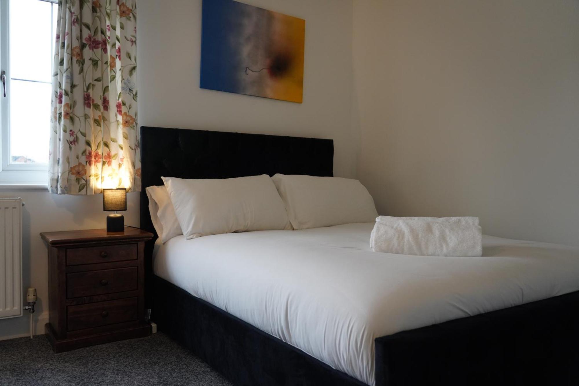 8 Double Beds In A 5 Bedroom House, Pets Welcome Epworth エクステリア 写真