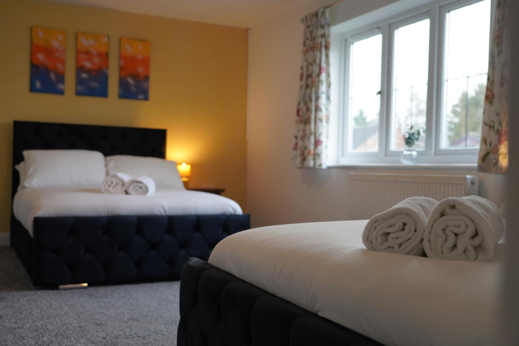 8 Double Beds In A 5 Bedroom House, Pets Welcome Epworth エクステリア 写真