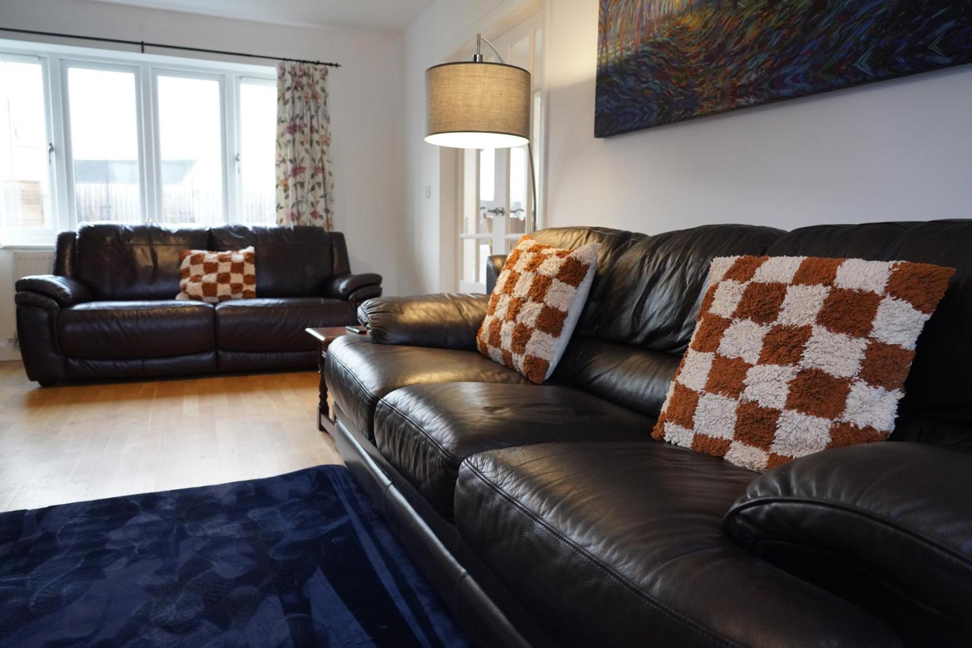 8 Double Beds In A 5 Bedroom House, Pets Welcome Epworth エクステリア 写真